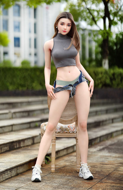 Femke | 168cm | 24 jaar